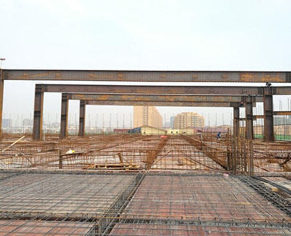 鋼結構施工現(xiàn)場